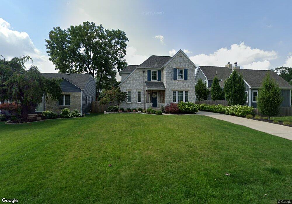 1557 College Hill Dr, Columbus, OH 43221 - photo 1
