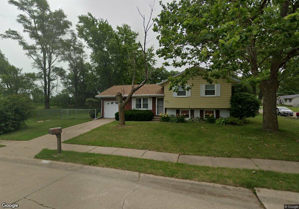 5505 N Howell St, Davenport, IA 52806 - photo 1