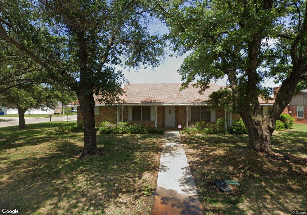 112 Texoma Dr, Whitesboro, TX 76273 - photo 1