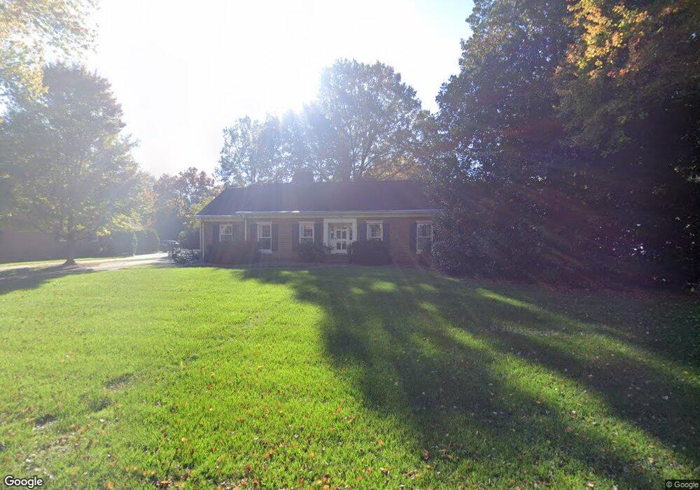 3023 Cloverfield Rd, Charlotte, NC 28211 - photo 1