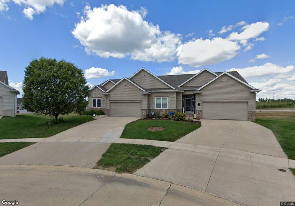 720 Stone Hedge Ct NW, Cedar Rapids, IA 52405 - photo 1