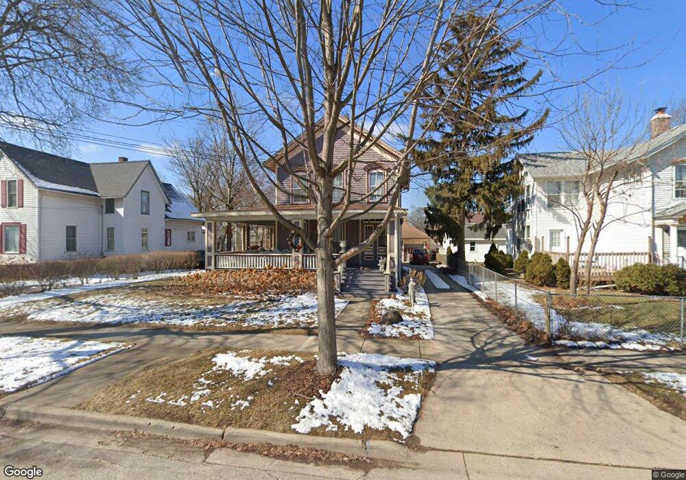 514 N Spring St, Elgin, IL 60120 - photo 1