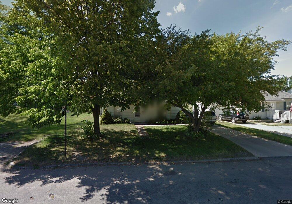 2040 Chandler St SW, Cedar Rapids, IA 52404 - photo 1