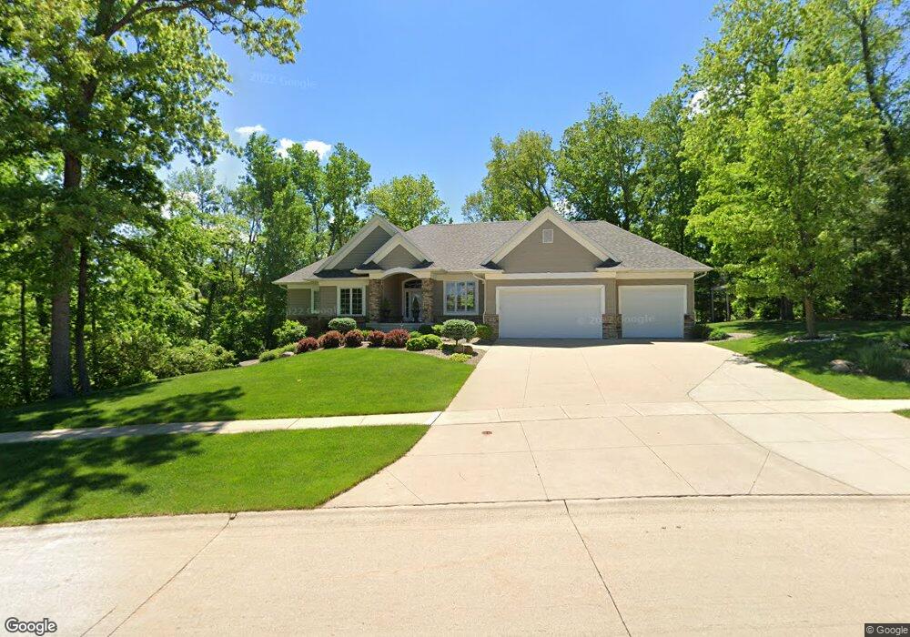 5015 Chestnut Ridge Rd NE, Cedar Rapids, IA 52411 - photo 1