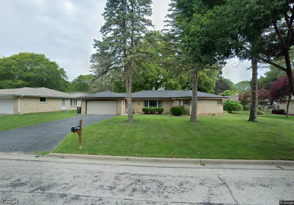 12122 W Diane Dr, Milwaukee, WI 53226 - photo 1