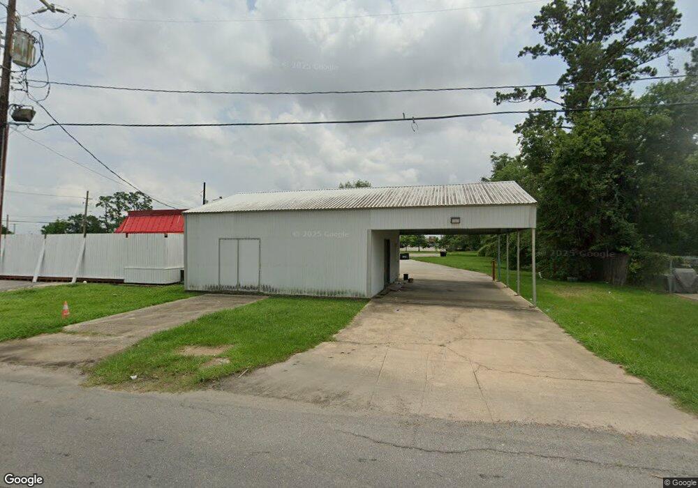 1221 Gerstner Memorial Dr, Lake Charles, LA 70601 - photo 1