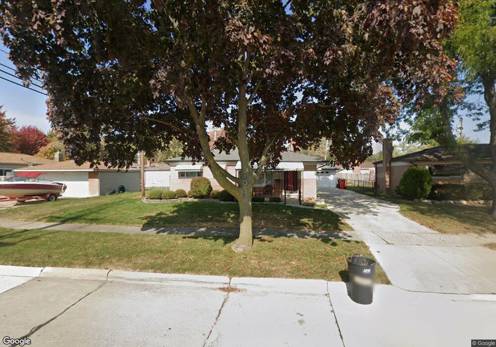 16115 Yew St, Roseville, MI 48066 - photo 1