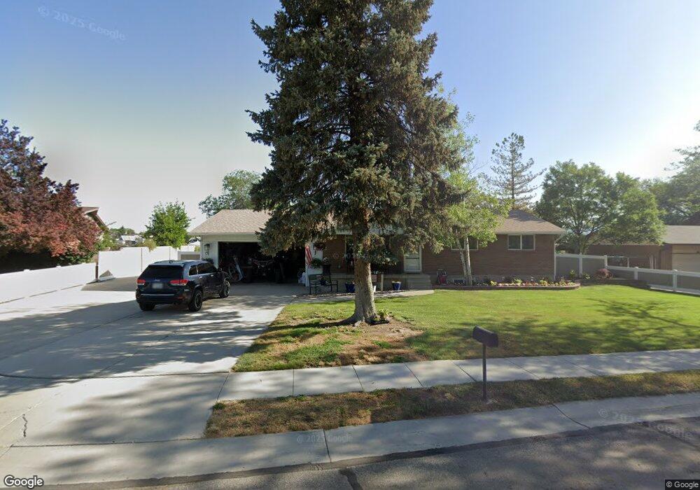 2350 W Eva Lynn Cir, Riverton, UT 84065 - photo 1