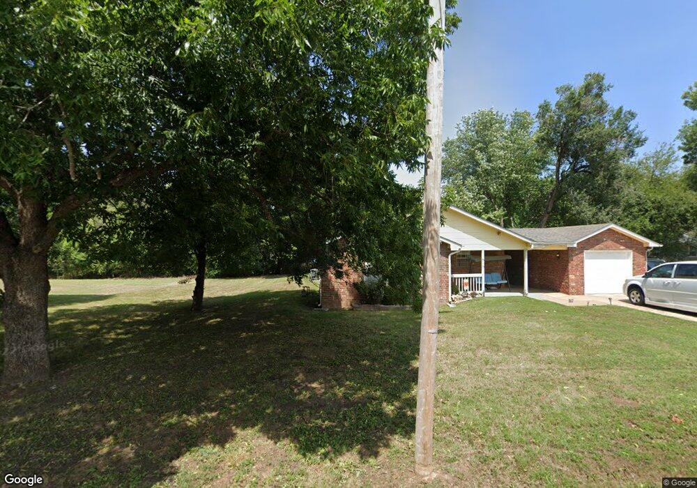 513 N Weenonah Ave, Claremore, OK 74017 - photo 1