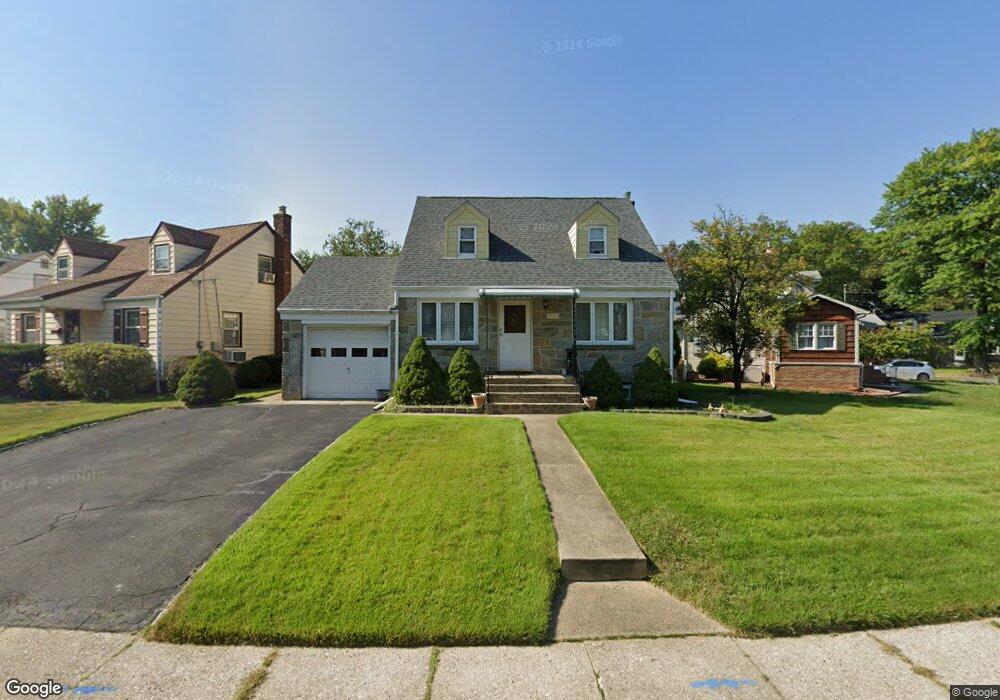 1305 Wilshire Dr, Union, NJ 07083 - photo 1