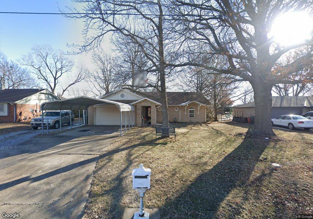 1926 N Sioux Ave, Claremore, OK 74017 - photo 1