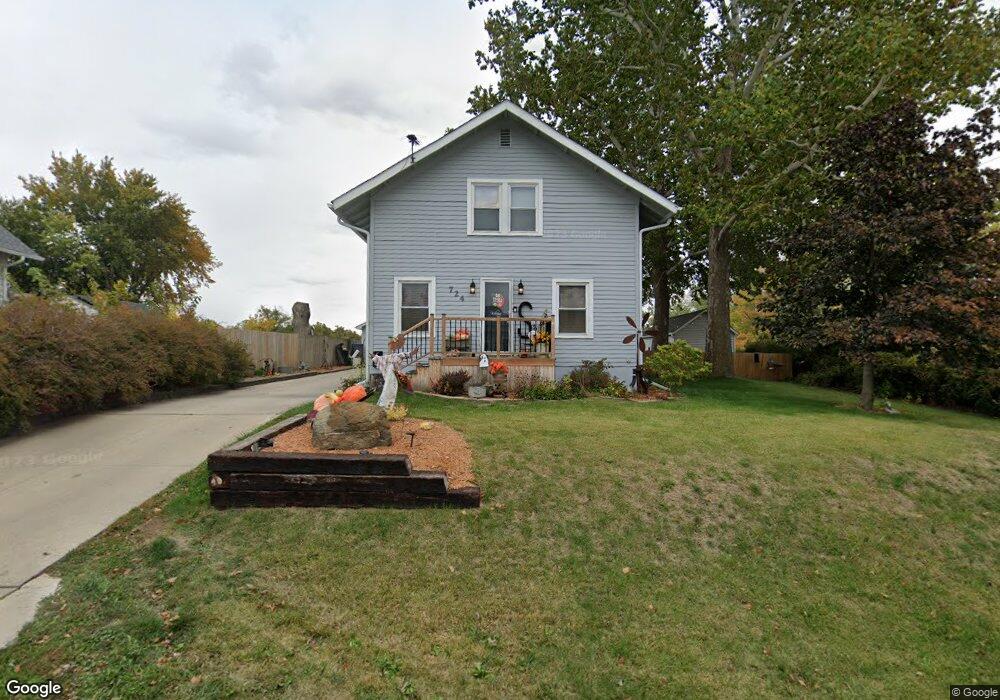 724 W 2nd St S, Newton, IA 50208 - photo 1