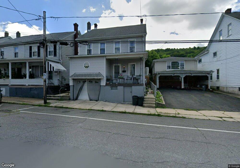 308 W Bertsch St, Lansford, PA 18232 - photo 1