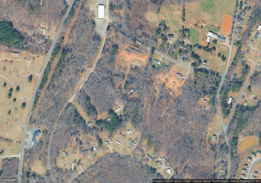 131 Chalet Heights Dr, Statesville, NC 28677 - photo 1