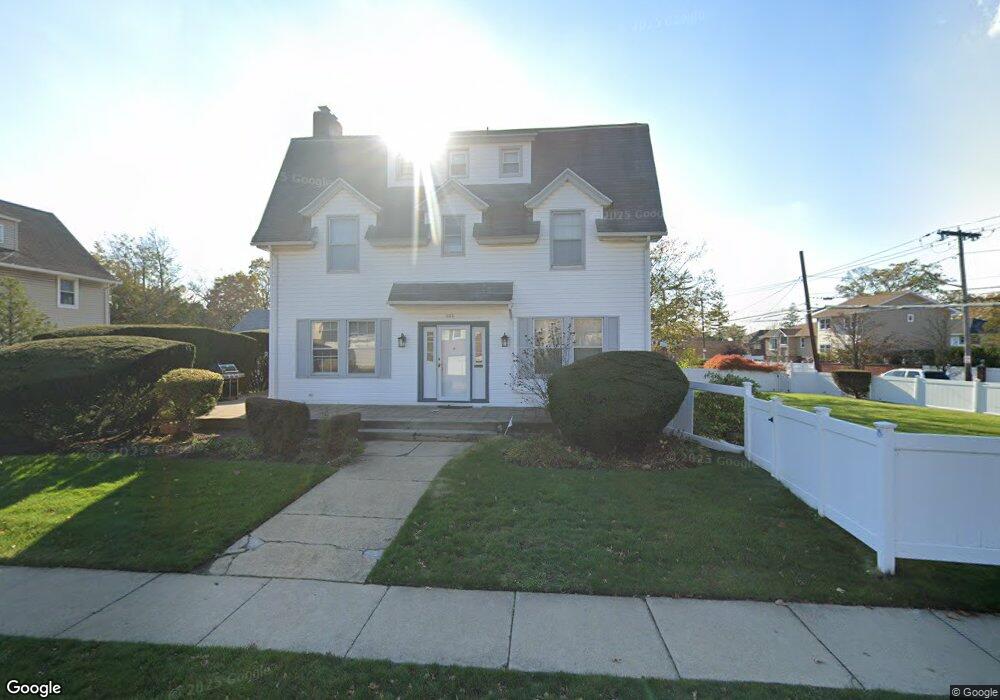 253 Club Dr, Woodmere, NY 11598 - photo 1
