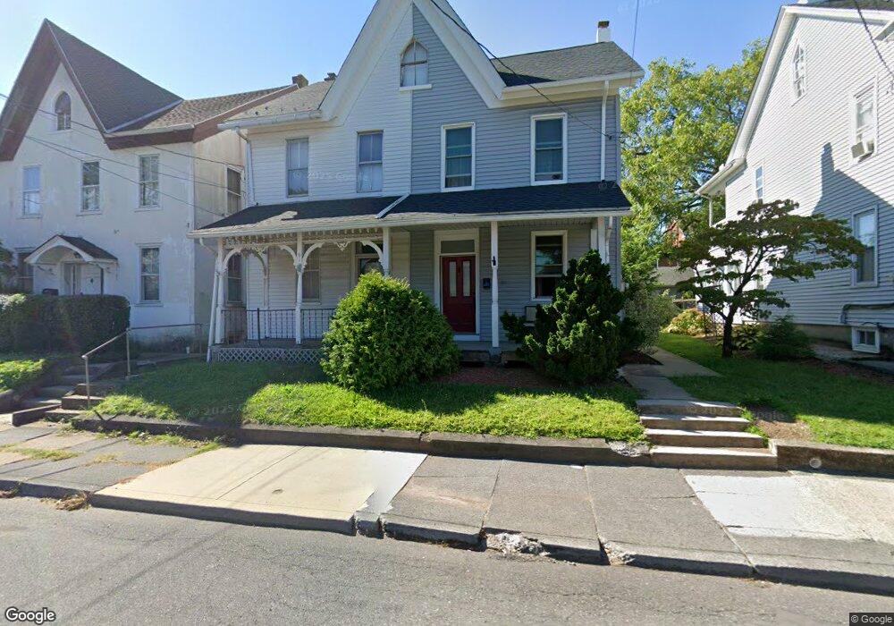 910 W Broad St, Quakertown, PA 18951 - photo 1