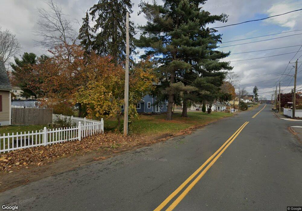 139 Lewis St unit 2, Naugatuck, CT 06770 - photo 1