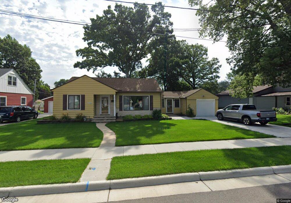 708 Ulstad Ave, Albert Lea, MN 56007 - photo 1
