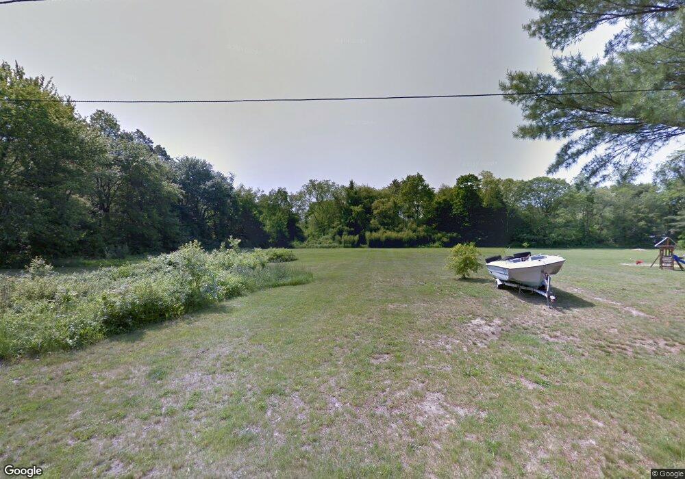 8 Country Rd, Westerly, RI 02891 - photo 1