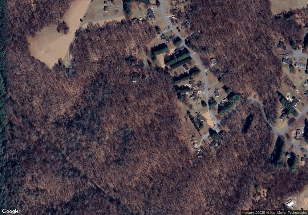 1069 King Arthur Ct, Sykesville, MD 21784 - photo 1