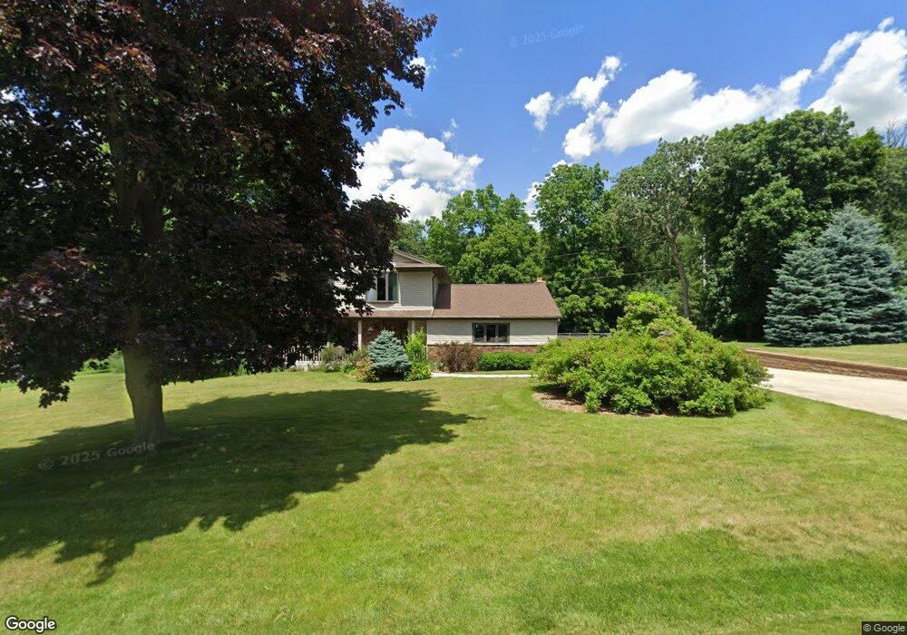 N51W27888 N Willow Creek Dr, Pewaukee, WI 53072 - photo 1