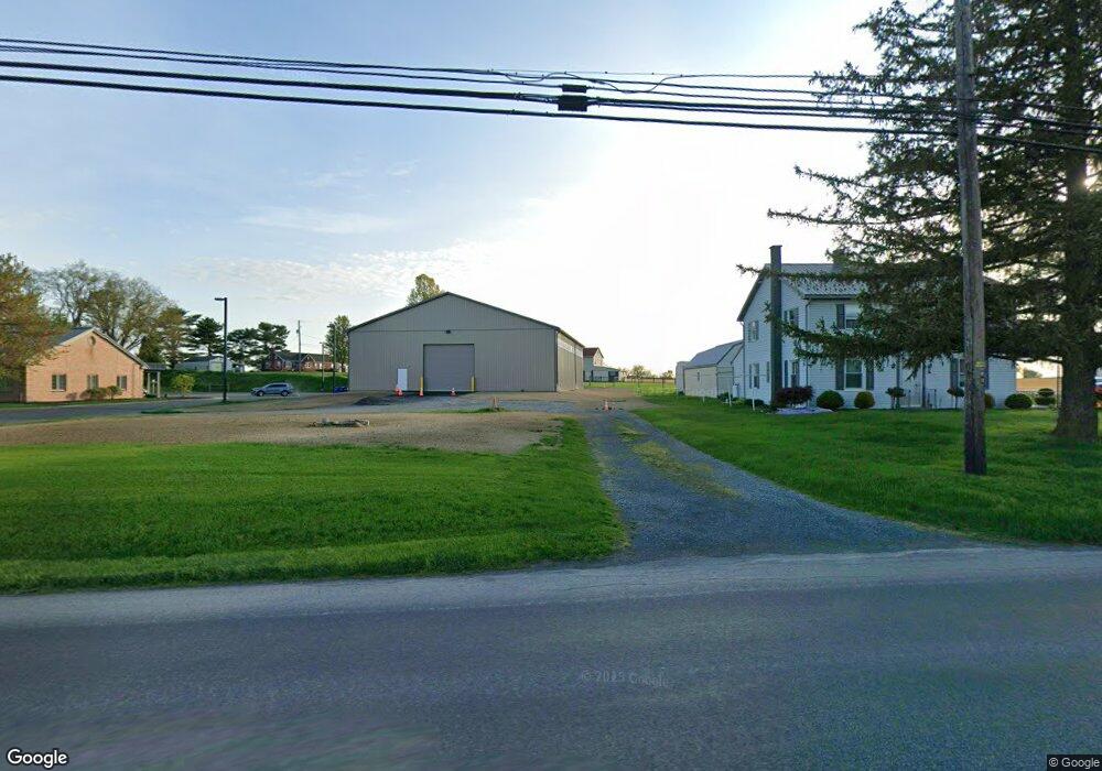 513 N Railroad Ave, New Holland, PA 17557 - photo 1