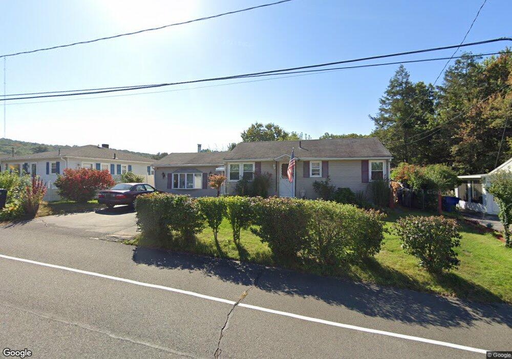 106 Meadowbrook Dr, Waterbury, CT 06706 - photo 1