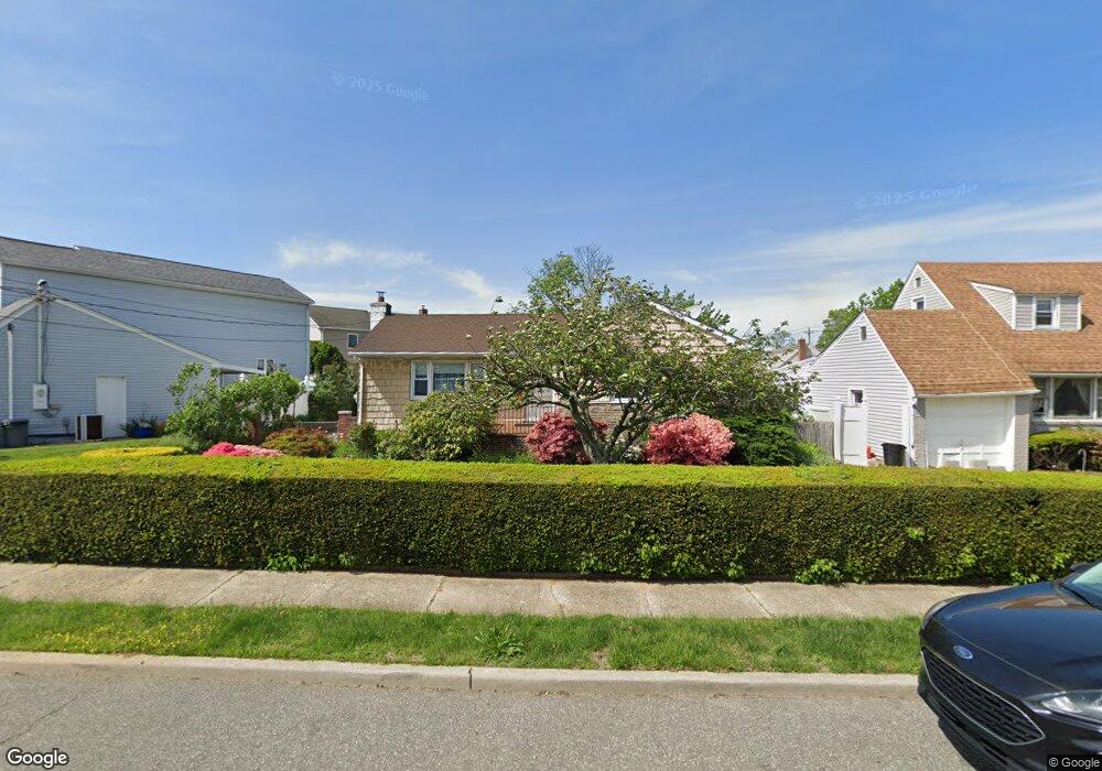 566 Roy St, West Hempstead, NY 11552 - photo 1