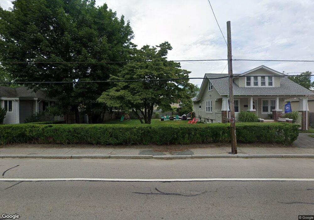 1293 W Shore Rd, Warwick, RI 02889 - photo 1