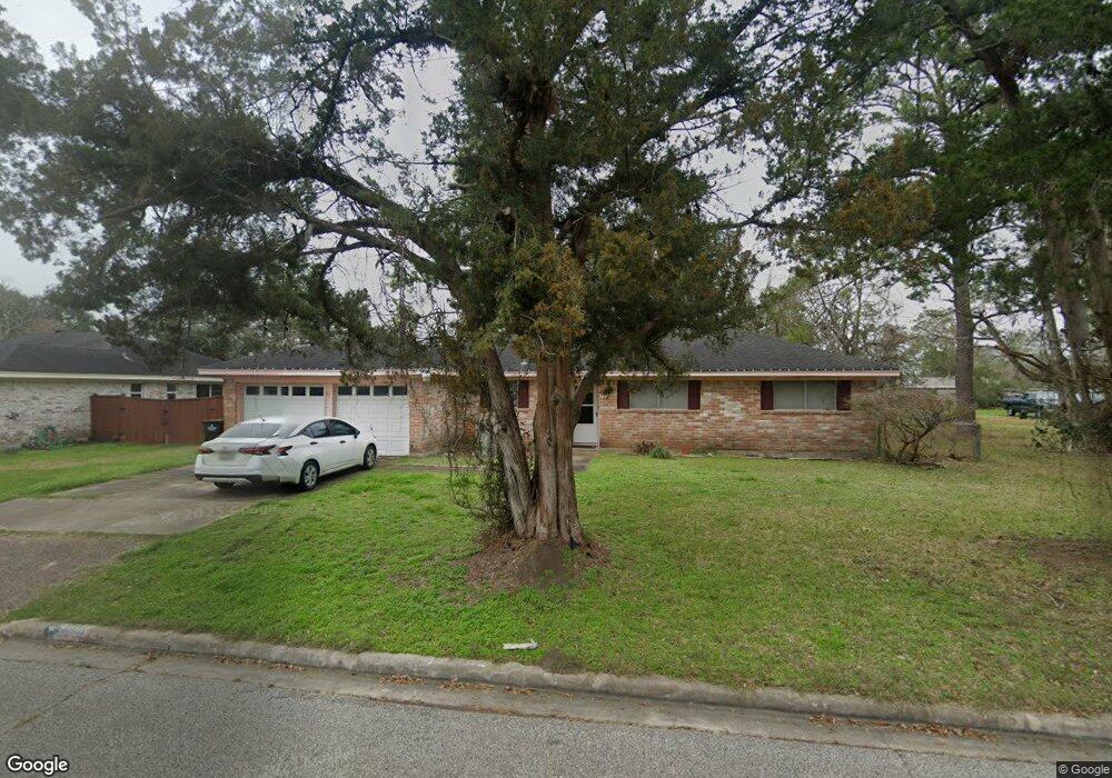 1606 W Dumble St, Alvin, TX 77511 - photo 1