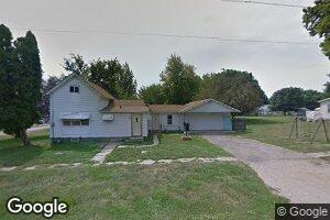 305 W Farnham St, Sheffield, IL 61361