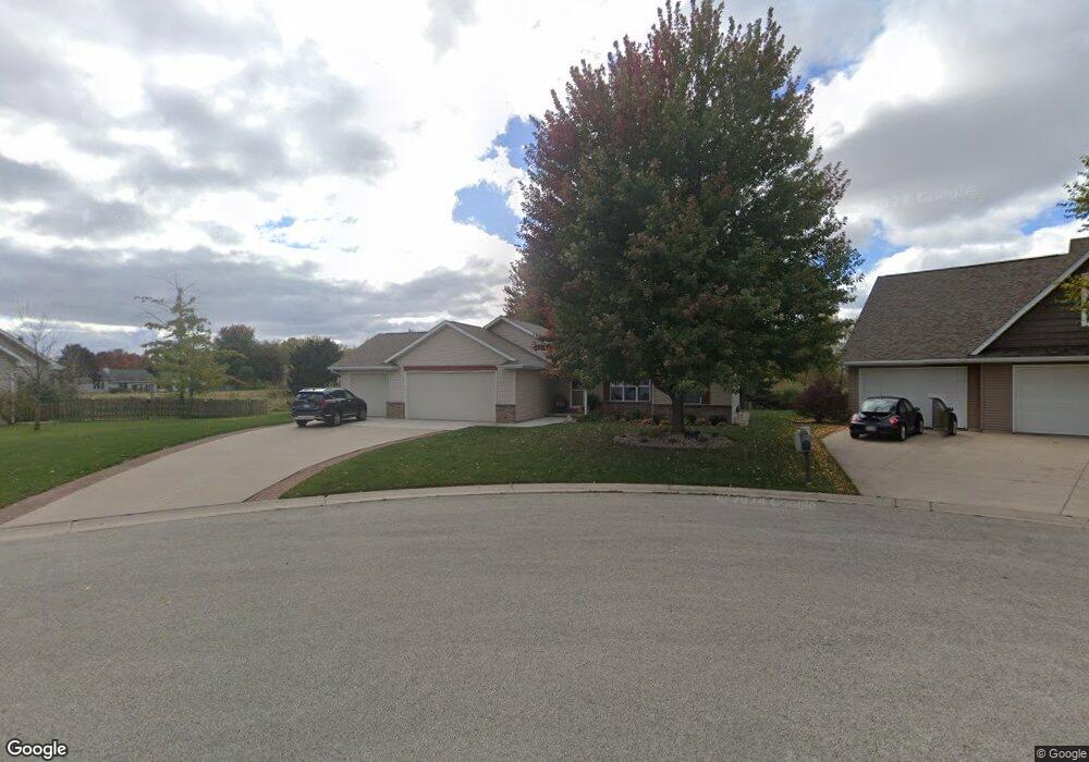 1493 W Westchester Ct, Appleton, WI 54914 - photo 1