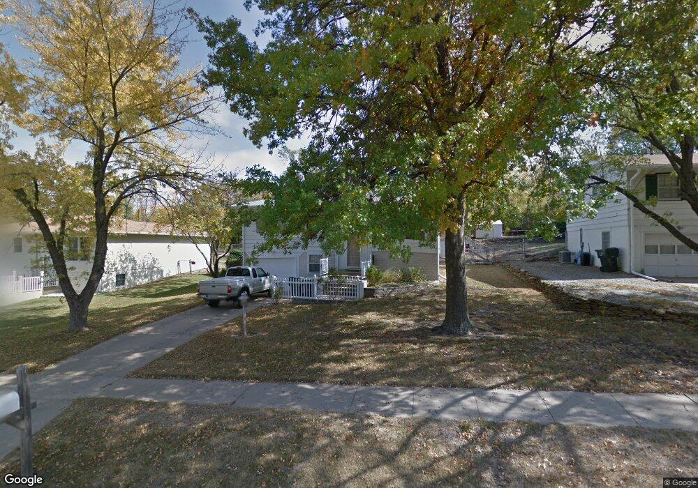 3120 SW Prairie Rd, Topeka, KS 66614 - photo 1