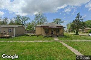 623 N 10th St, Neodesha, KS 66757