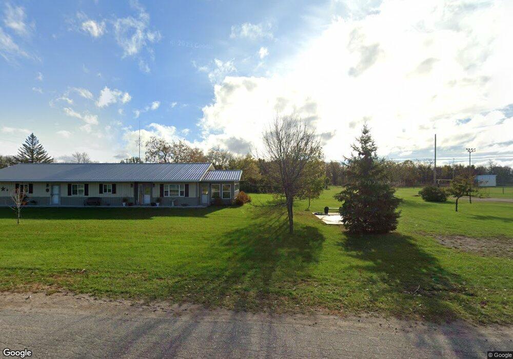 802 S Main St, Badger, MN 56714 - photo 1