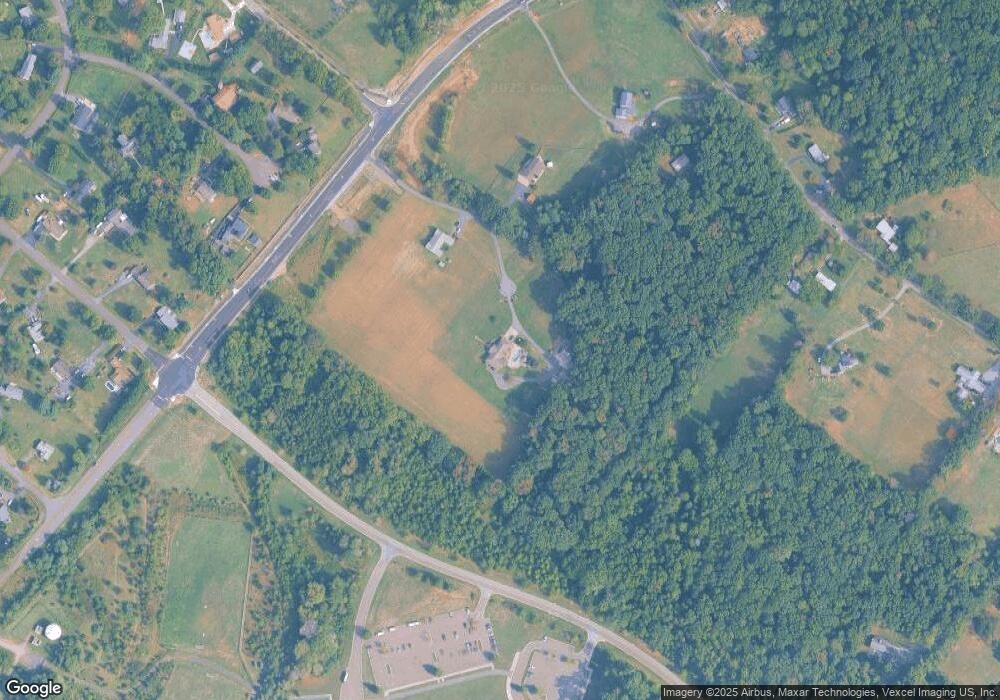 4231 Breezy Knoll Ct, Nokesville, VA 20181 - photo 1