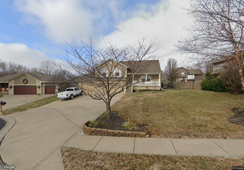 1714 Overbrook Ln, Raymore, MO 64083 - photo 1