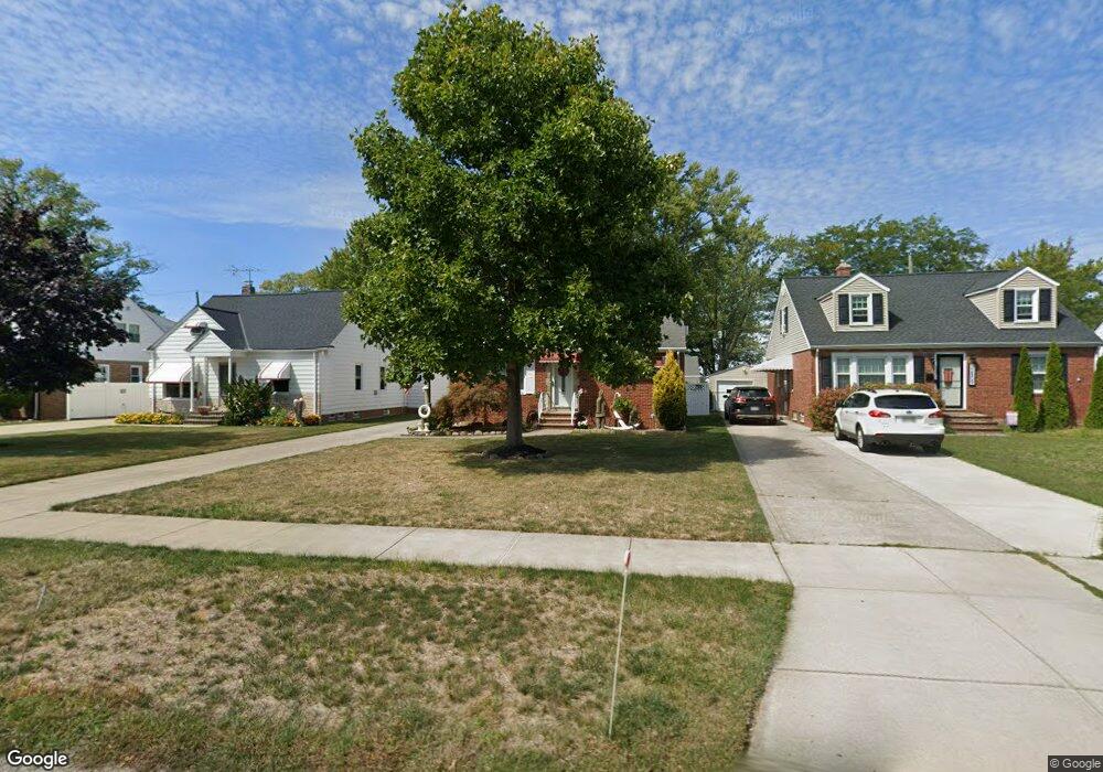 32803 Lakeshore Blvd, Willowick, OH 44095 - photo 1