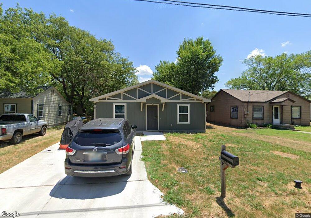 812 Gladney St, Gainesville, TX 76240 - photo 1