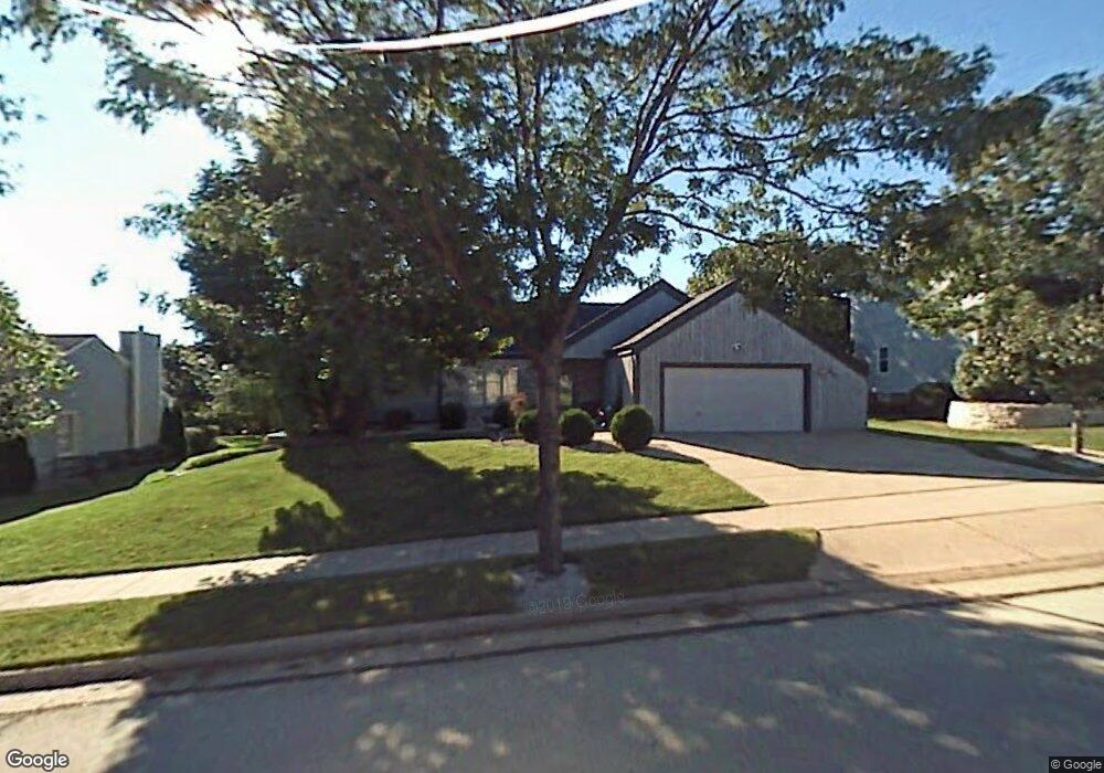 1912 Fieldcrest Ln, Waukesha, WI 53186 - photo 1