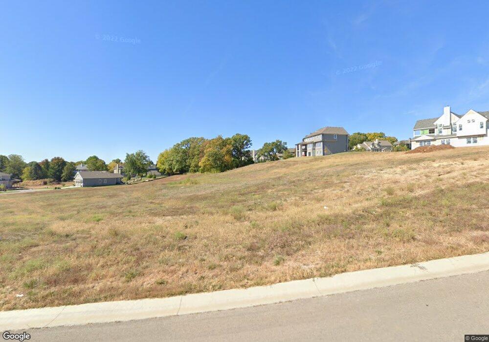 7218 Richards Dr, Shawnee, KS 66216 - photo 1