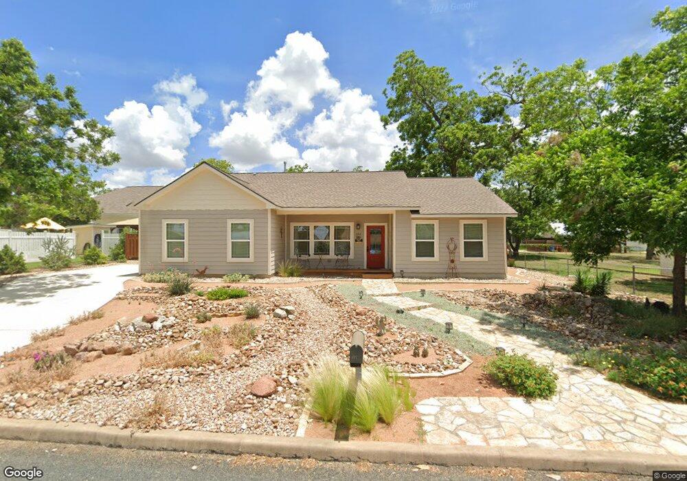 326 W Nimitz St unit 1B-R, Fredericksburg, TX 78624 - photo 1