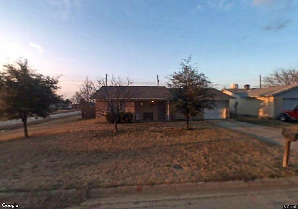 2201 Arizona St, Gainesville, TX 76240 - photo 1