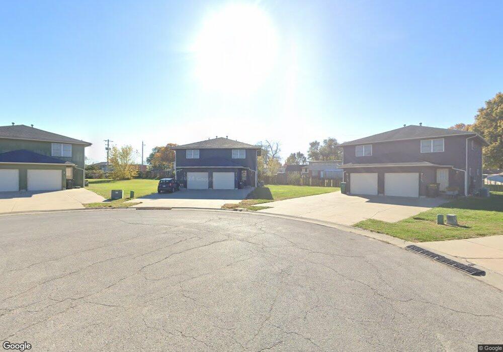 592 Glen Ct, Lansing, KS 66043 - photo 1