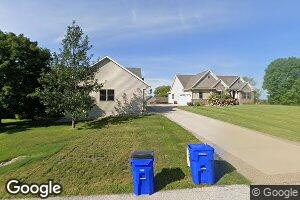 810 Hill Ridge Dr, Lisbon, IA 52253