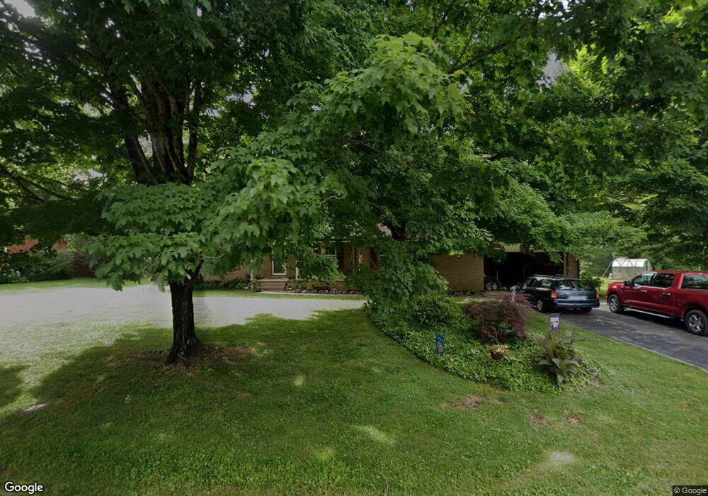 905 Sycamore Dr, Manchester, TN 37355 - photo 1