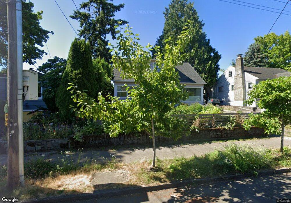 2106 N Schofield St, Portland, OR 97217 - photo 1