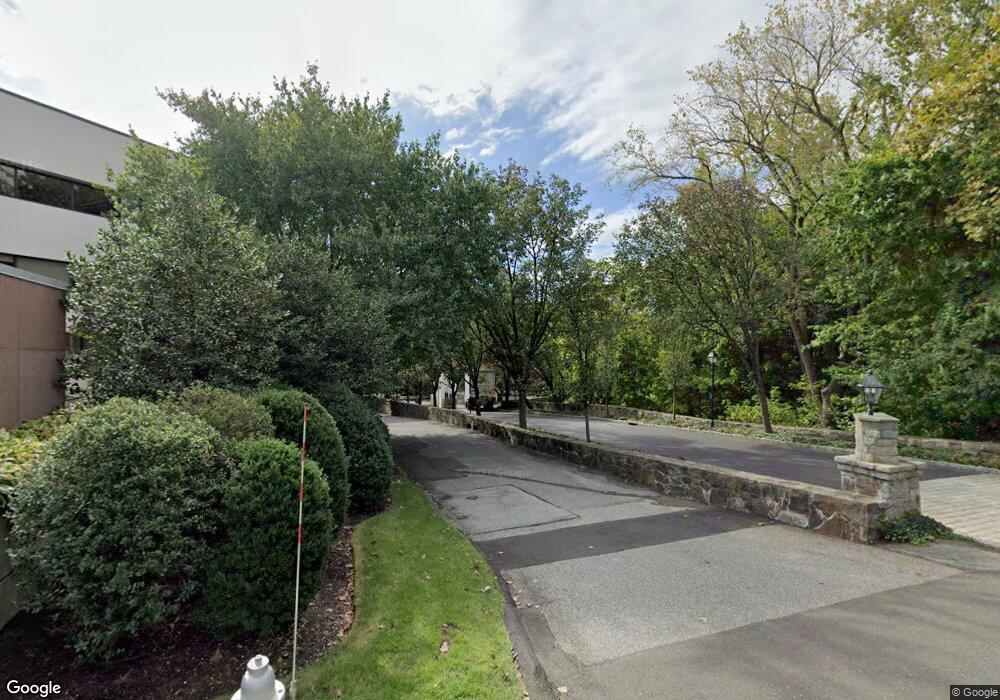 4 Sound Shore Dr unit 3, Greenwich, CT 06830 - photo 1