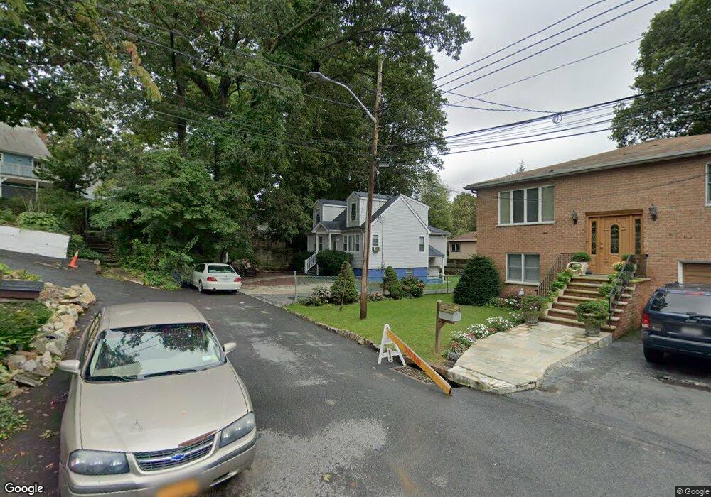 18 Munn Place, Yonkers, NY 10704 - photo 1