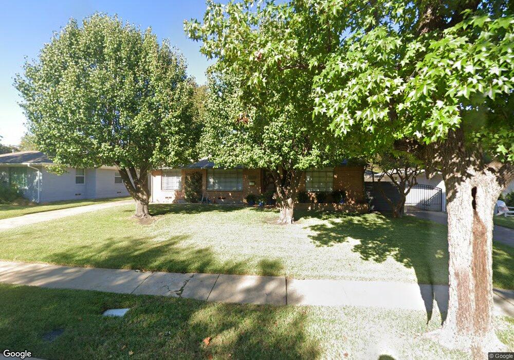 6227 Town Hill Ln, Dallas, TX 75214 - photo 1